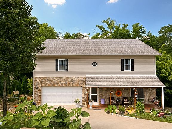 2nd image of 1101 Thornhill Ln Lot 758