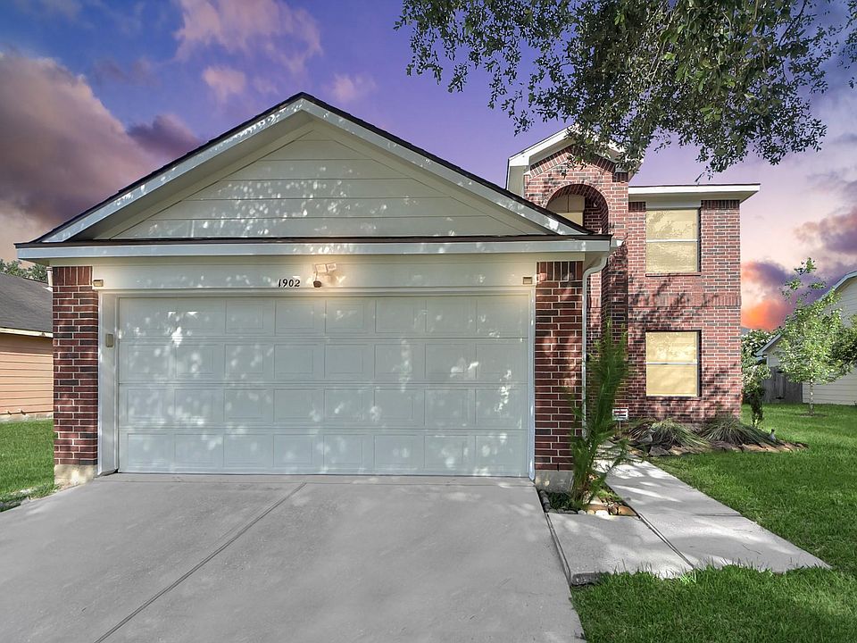 1st image of 1902 Serenata Ln