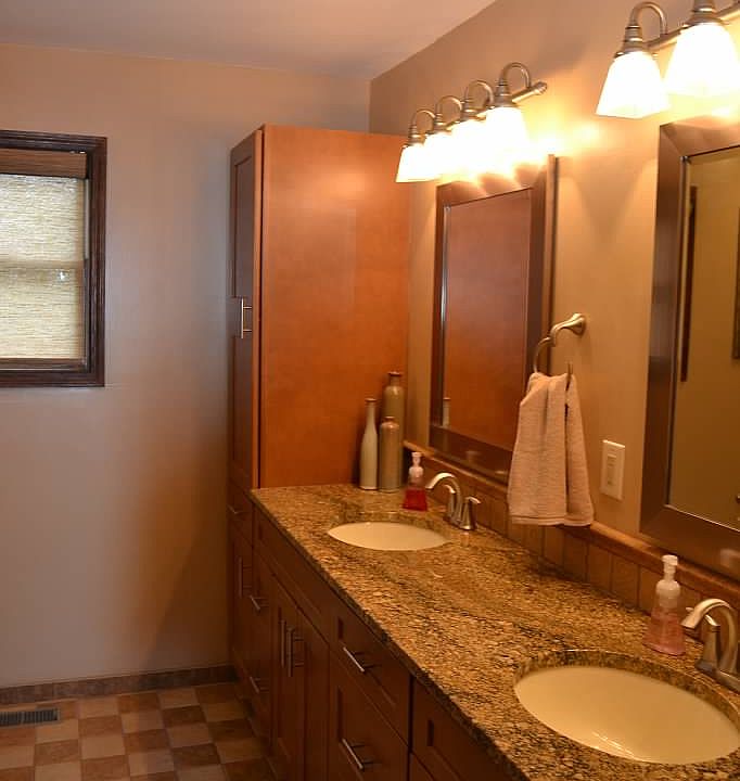 2nd image of 5012 Pebblevalley Dr
