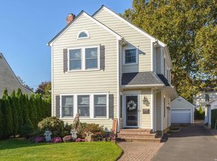 6 Euston Rd, Garden City, NY 11530