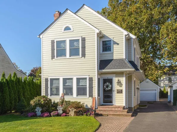 6 Euston Road, Garden City, NY 11530