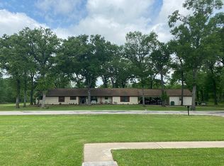 574 Shady Creek Ln, Madisonville, TX 77864