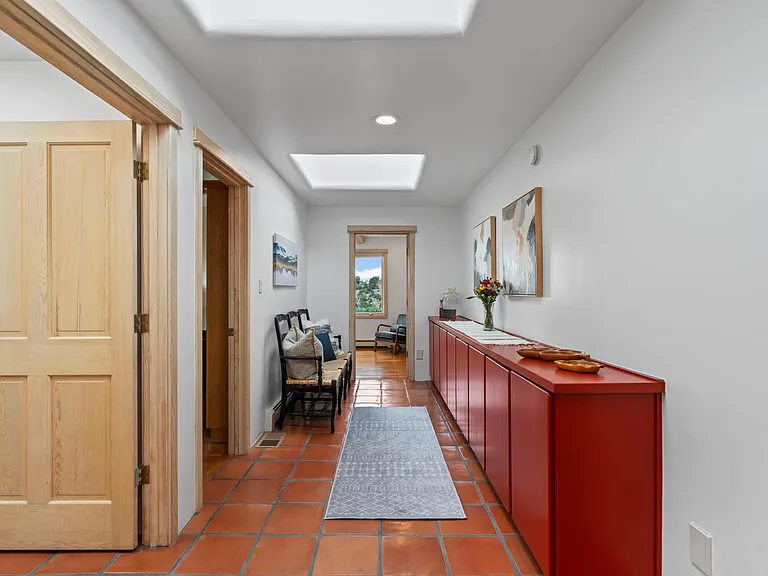 970 Thunderbird Ct — Photo 31