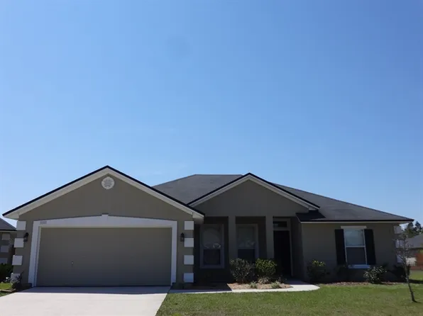 3888 Falcon Crest Dr, Green Cove Springs, FL 32043