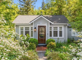 14268 N Madison Ave NE, Bainbridge Island, WA 98110
