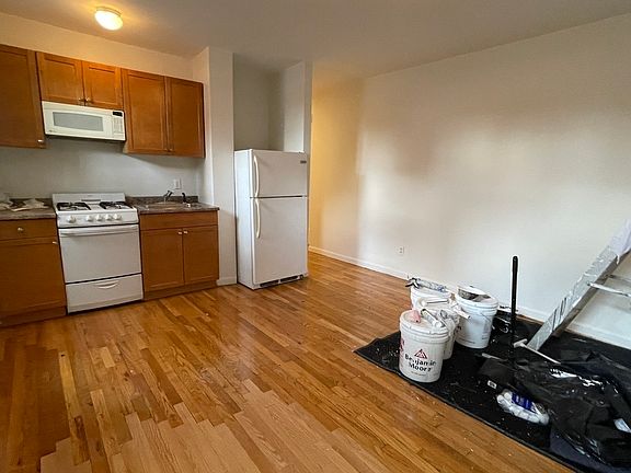 2nd image of 115 Essex St Floor 6