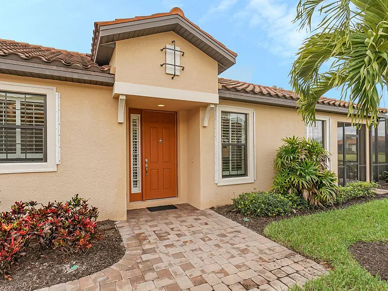 5867 Cavano Dr — Photo 22