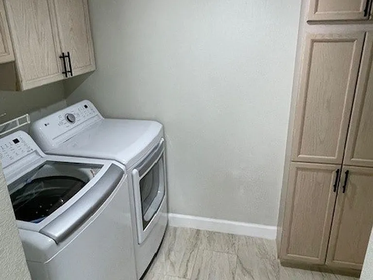 8401 Sewards Bluff Ave — Photo 17