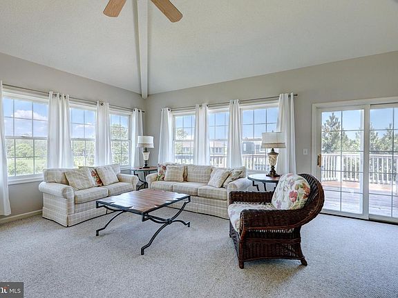 4th image of 331 Le Pointe Dr N