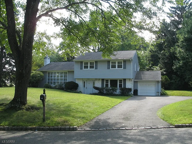 2 Briarcliff Rd photo 1