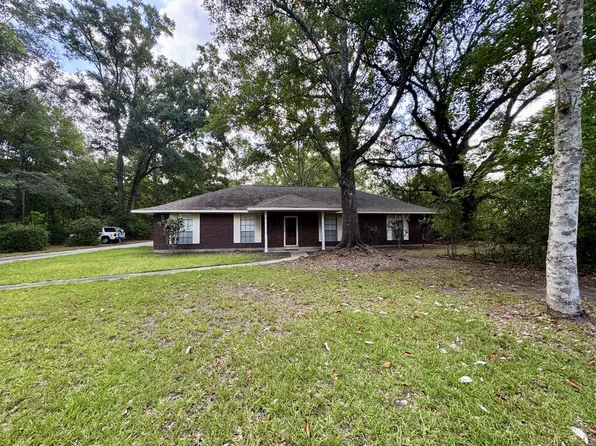 1209 S Beech St, Picayune, MS 39466
