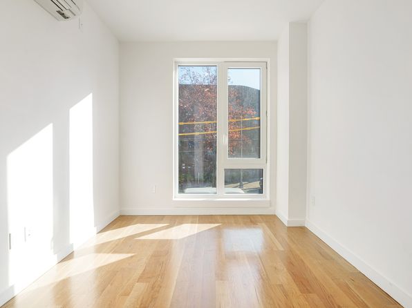 138-25 Barclay Ave #412