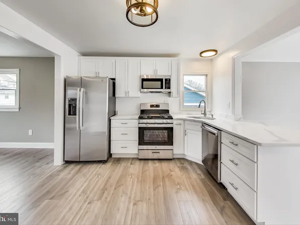 5923 Berwyn Rd, College Park, MD 20740