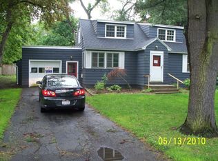 862 Barton Pl, Niskayuna, NY 12309