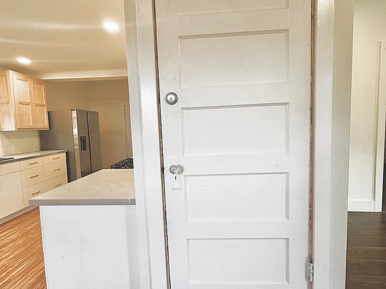 927 E Delmar St — Photo 17