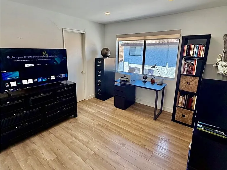 21545 Erwin St #105 — Photo 14