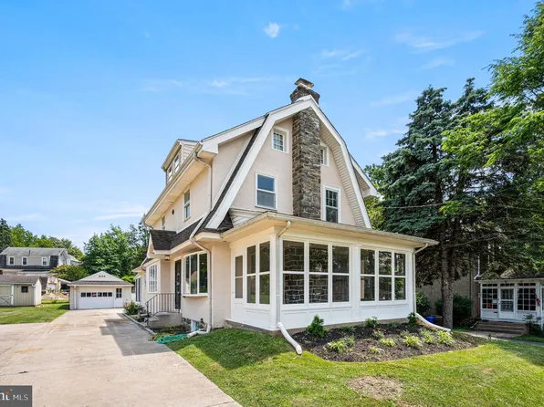 233 S Fairview Ave, Upper Darby, PA 19082