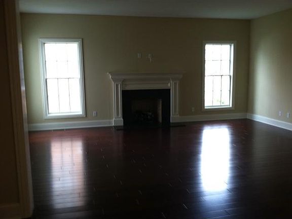 3rd image of 4055 Chelsea Grn #63
