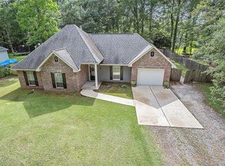 46 Helen Dr, Madisonville, LA 70447