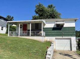 2956 Shepard Dr, Huntington, WV 25705