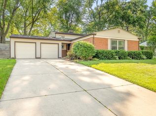 5114 Highcrest Rd, Rockford, IL 61107