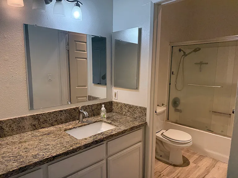 13718 Moorpark St #102A — Photo 3