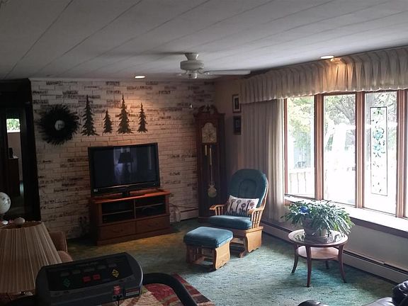 2nd image of 454 N Marley St