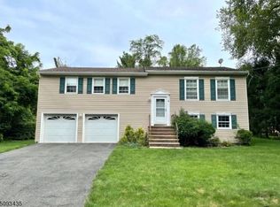 410 Chestnut St, Stirling, NJ 07980