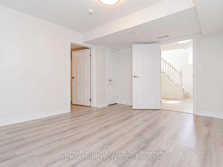 492 Pinegrove Rd — Photo 21