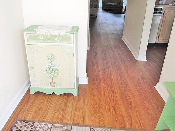 4th image of 1214 S Lakes End Dr APT B