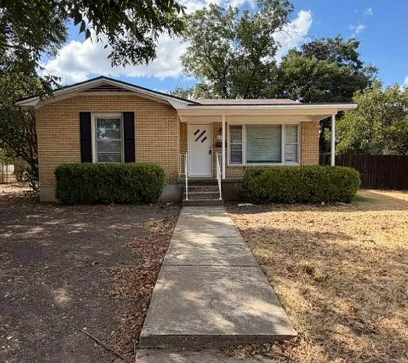 2424 Glendale Dr