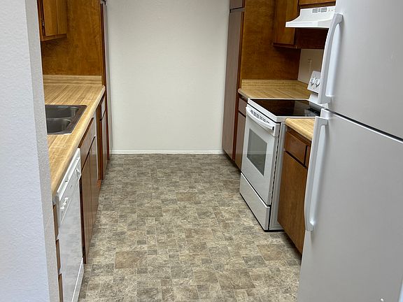 5th image of 1026 E Washington Ave APT 7