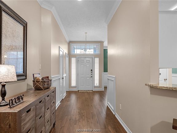 2nd image of 4768 Tiffany Park Cir