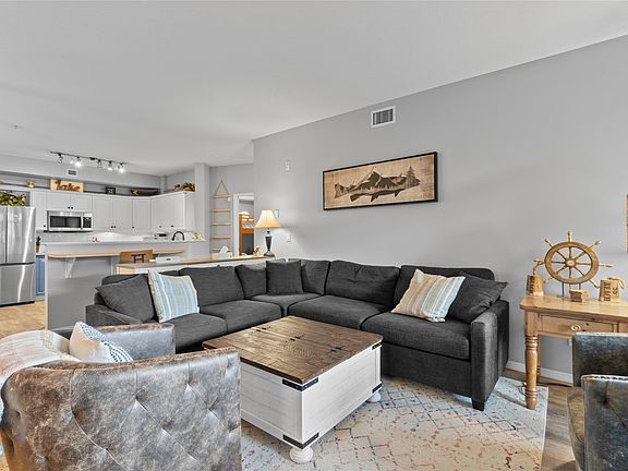 5th image of 1088 Sunset Dr #331