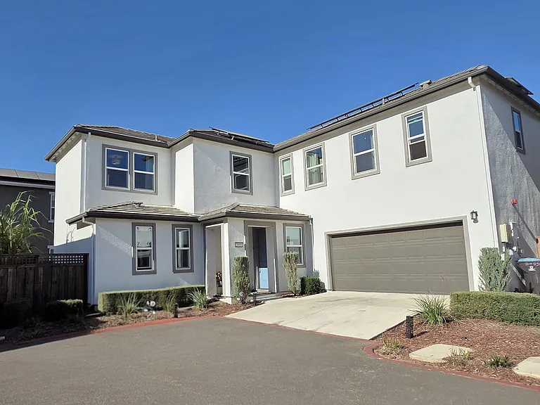2055 Daimler St — Photo 1