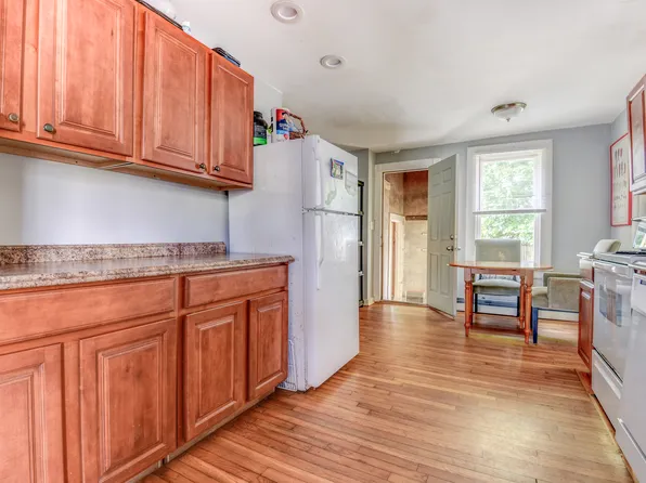 8 Grafton St #2, Newport, RI 02840