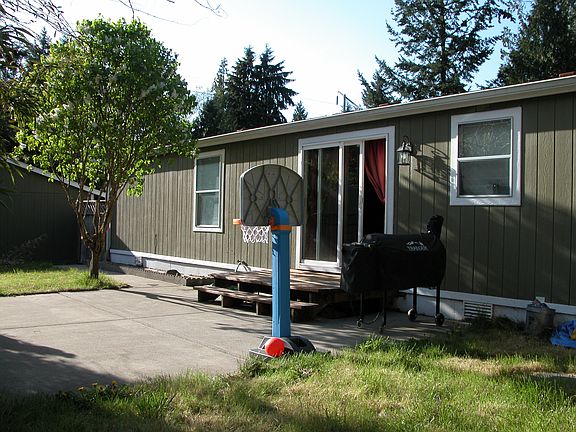 4th image of 7384 Haynes Ln NE