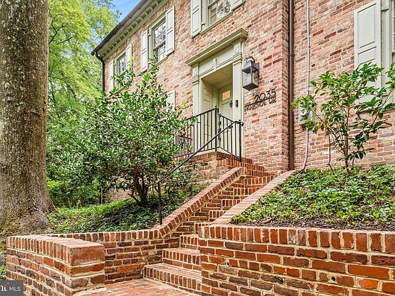 4th image of 2035 Parkside Dr NW