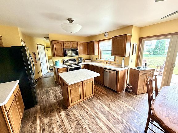 4th image of N164W20980 Glen Brooke DRIVE