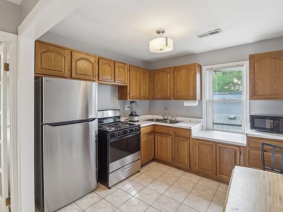 5th image of 4449 N Mulligan Ave