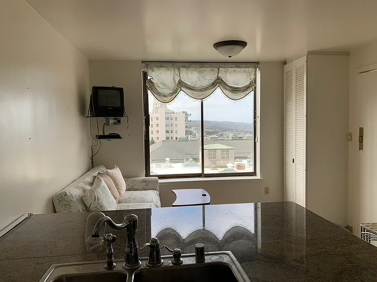 2190 Broadway St #9W — Photo 3