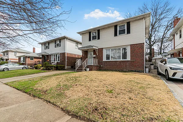 Sold by Prime Realty | media 19