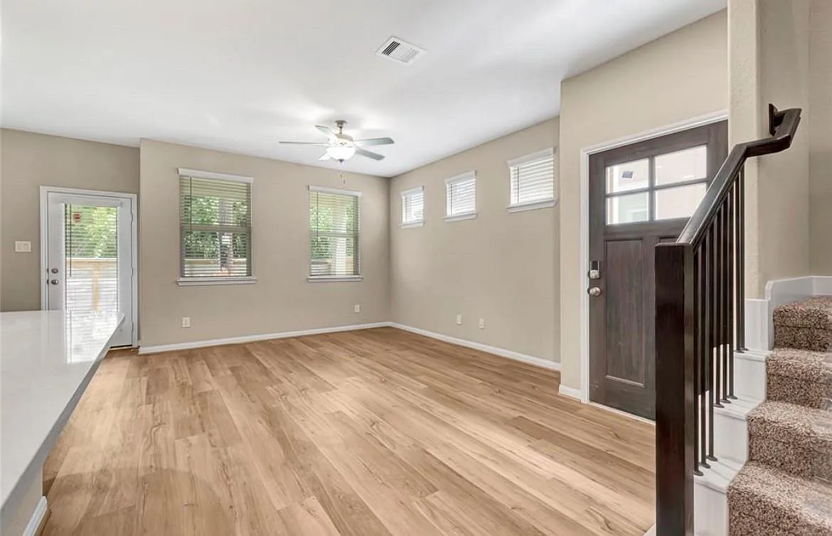 3 bed, 2.5 bath, 1793 sqft, $2,595 — Photo 4