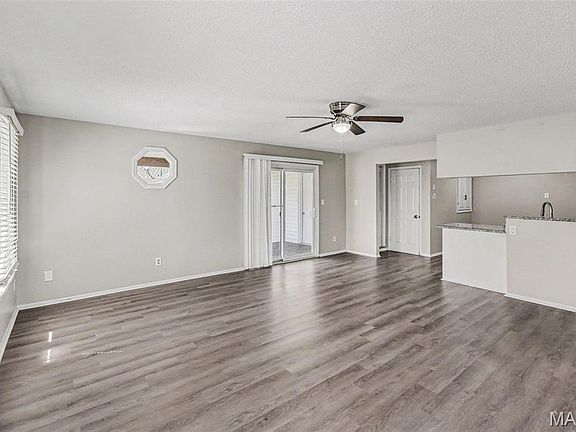 3rd image of 250 Monterey Dr