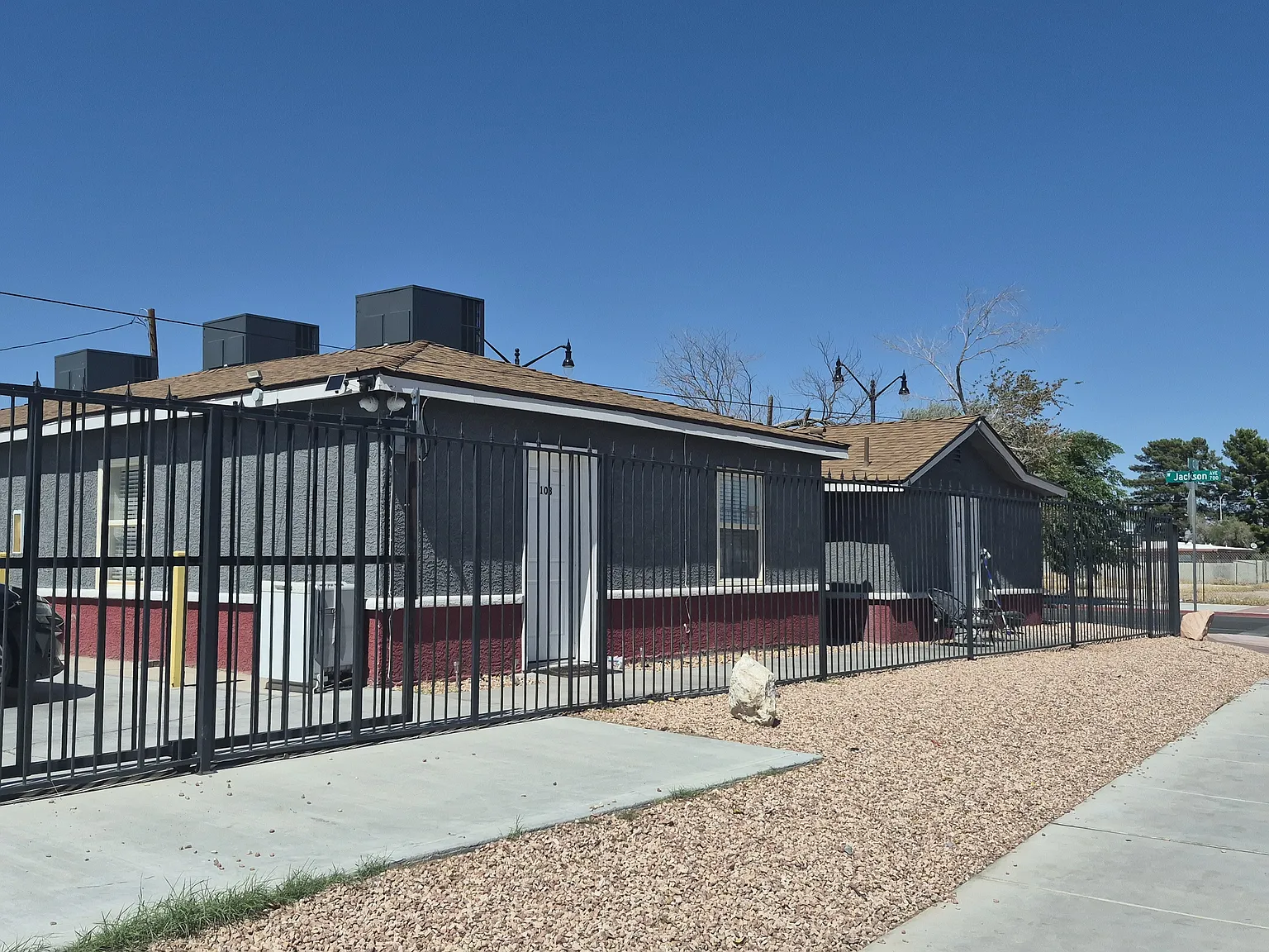 1323 C St — Photo 1