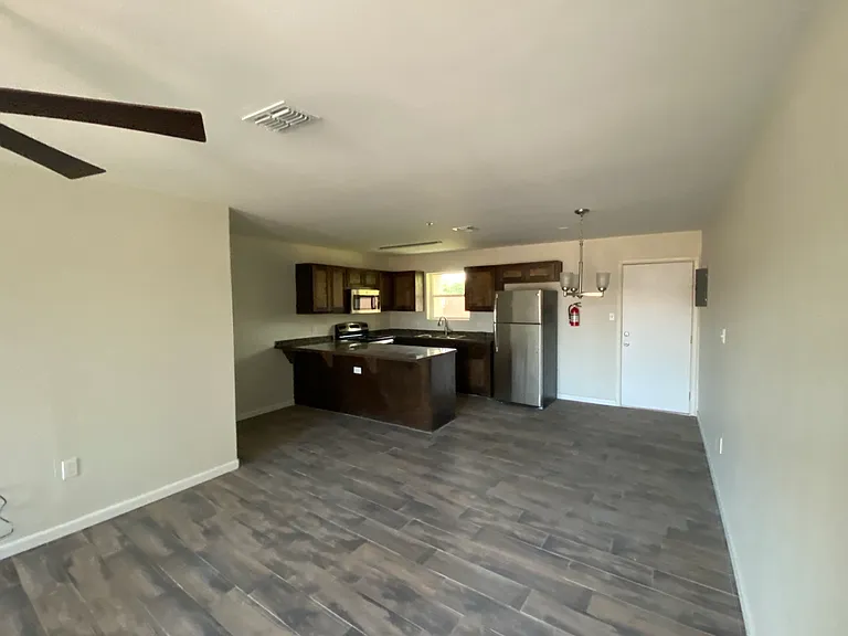 800 W Hall Acres Rd #B — Photo 5