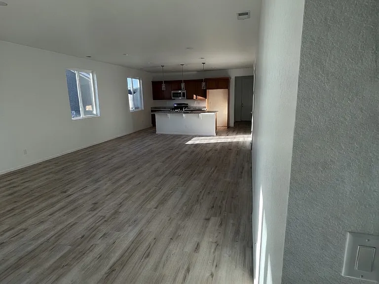2308 Sunrise Ln — Photo 3