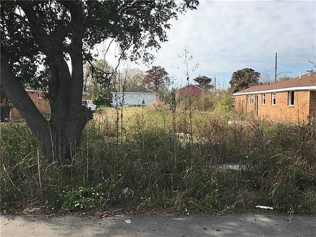 1st image of 1736 Alabo St