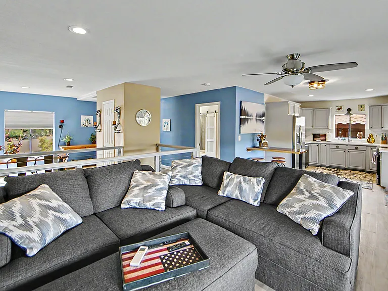 2402 Desert Willow Dr — Photo 9