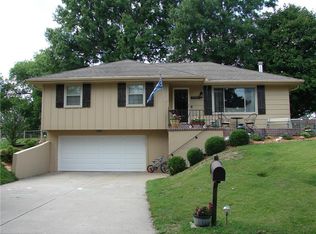 1106 S Aspen St, Savannah, MO 64485